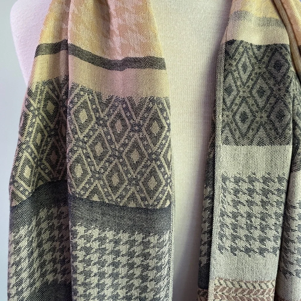 New Houndstooth Scarf Shawl Geometric Blue Cream Burgundy Fringe Quiet Luxury